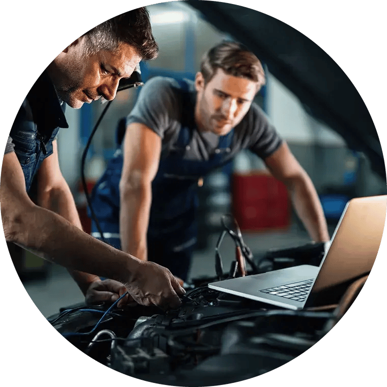 two-mechanics-with-laptop-curved