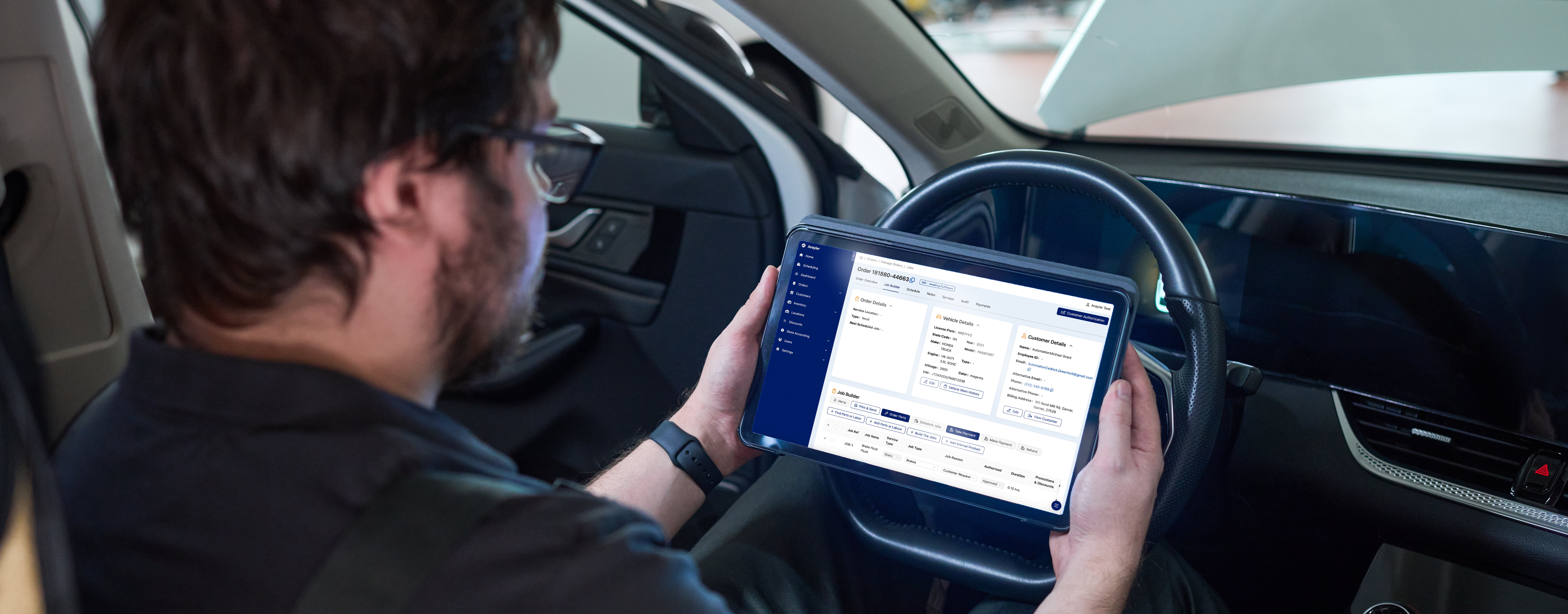 Ipad mockup Avayler in car