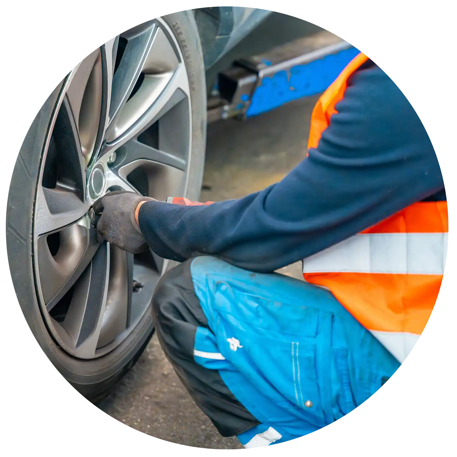 mobile Pro fitting tyre smaller-optimized mobile Pro fitting tyre smaller-optimized